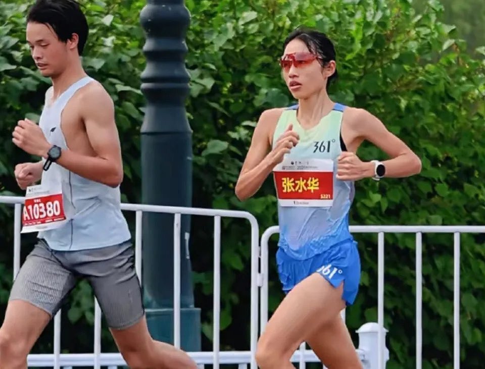 “最快女护士”恢复上班后做了两件事：捐出马拉松奖金，报名参加培训（组图） - 2
