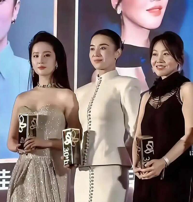 辛芷蕾刚拿国际影后!3位演员摊上事,张颂文最无辜(组图) - 17