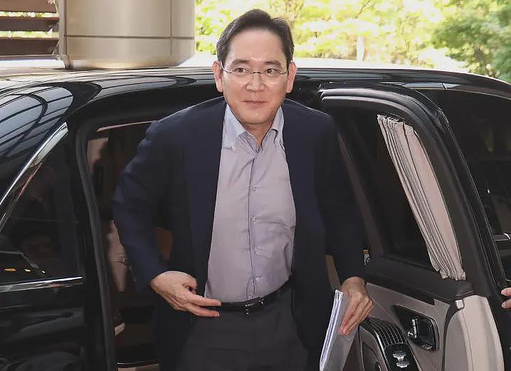 三星掌门人李在镕长子放弃美国籍，将回韩国服兵役39个月引发热议（图） - 1
