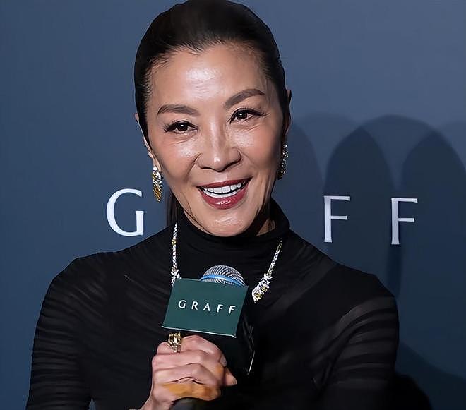 当42岁孙俪与63岁杨紫琼站在一起，我才明白什么叫“顶级自律”（组图） - 26