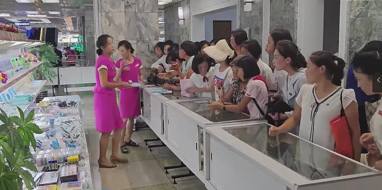 金正恩出席朝鲜国庆77周年升旗仪式和中央宣誓大会!朝鲜民众庆祝画面公开:大街小巷洋溢喜庆氛围(视频/组图) - 2