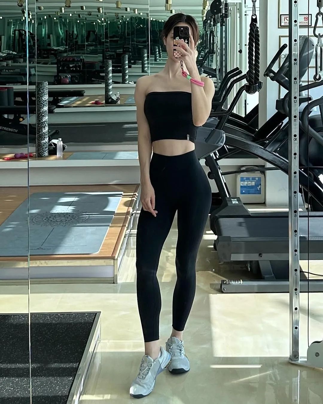 【美女】逆天腰臀比炸裂全网！168气质美女健身房自拍曝光，这S曲线太窒息（组图） - 8
