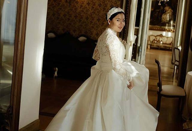 恭喜！港知名星二代和外籍男友结婚，晒唯美婚纱照（组图） - 1
