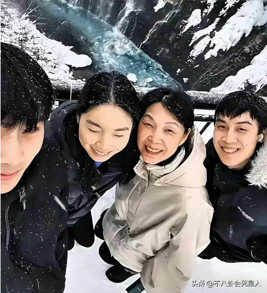千亿豪门郑志刚退出家族产业拍短剧，港圈三代与内地豪二代大不同（组图） - 13
