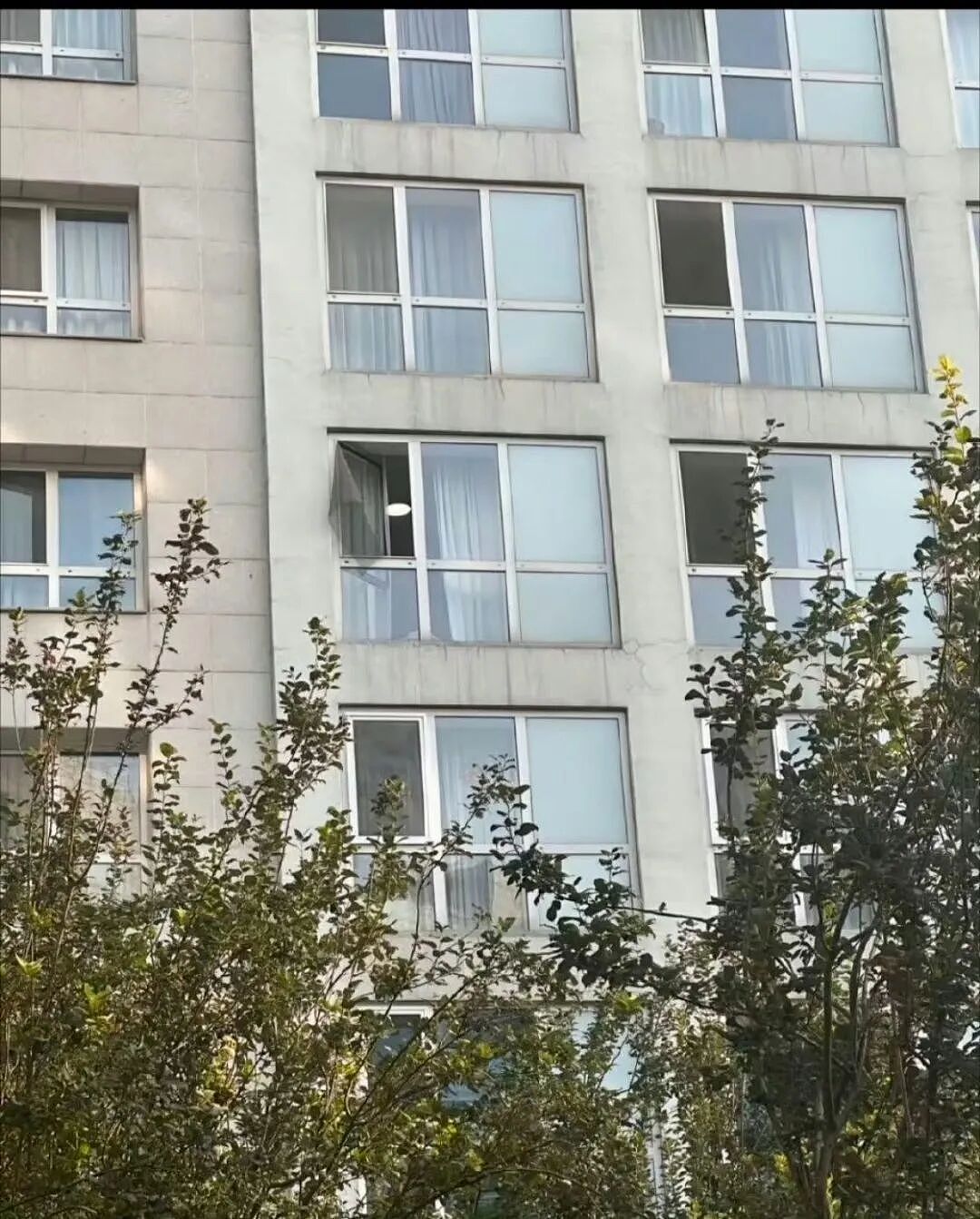 于朦胧凌晨离奇坠楼，警方回应让人细思极恐……（组图） - 10