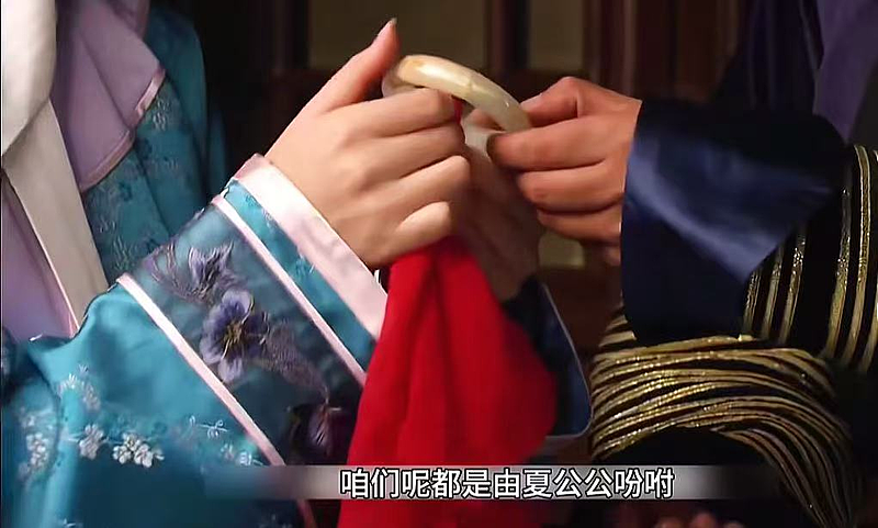 福州“踹门姐”当街发疯全过程曝光，网友炸了：怎么会有这种女人（视频/组图） - 14