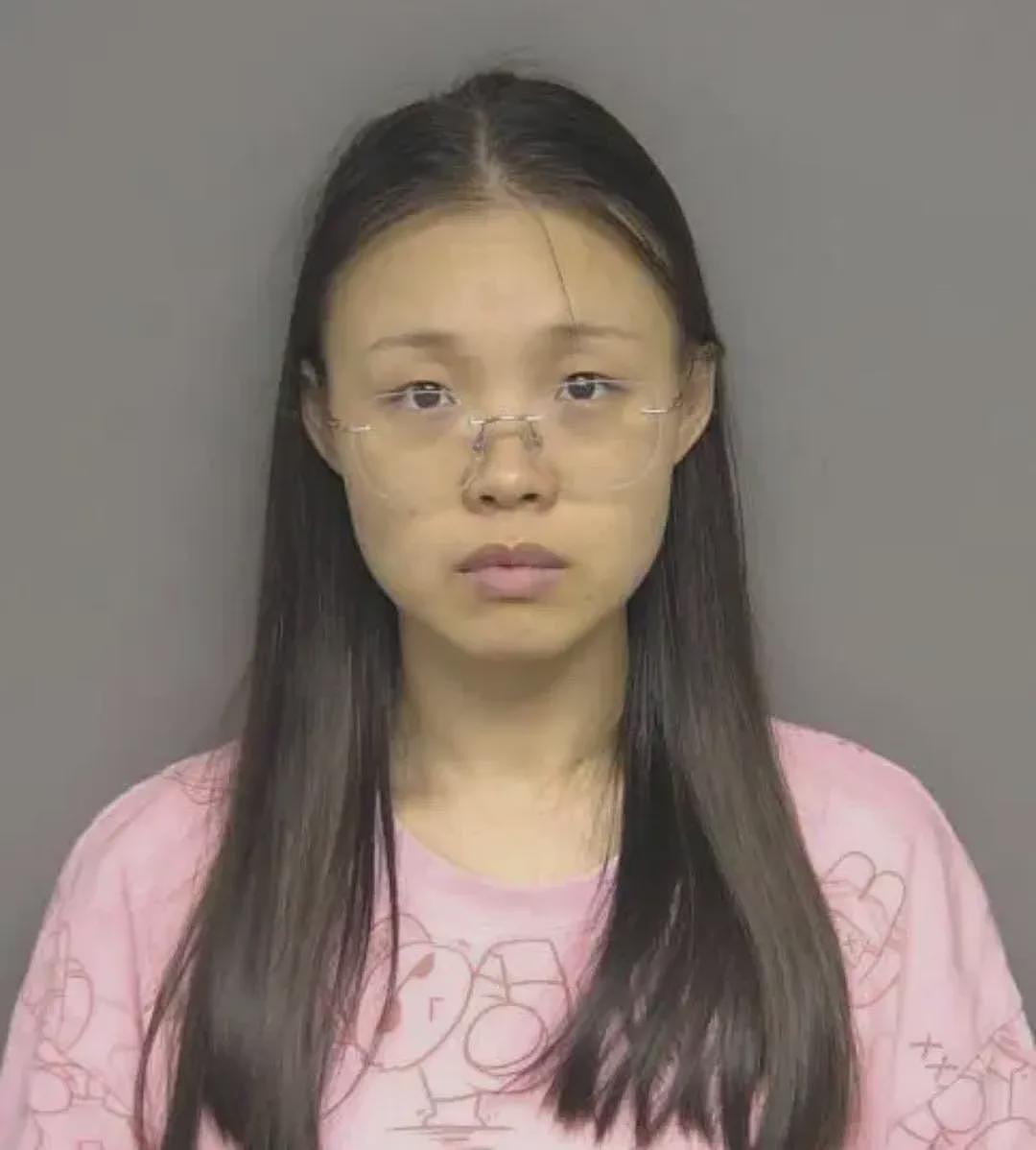 武汉女博士生刑满后将被遣返中国,登机前三天删除手机所有内容(组图) - 2