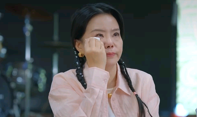 50岁龚琳娜自曝离婚内幕,不是和平分手,而是出轨:爱到最后,果然都一样(组图) - 1