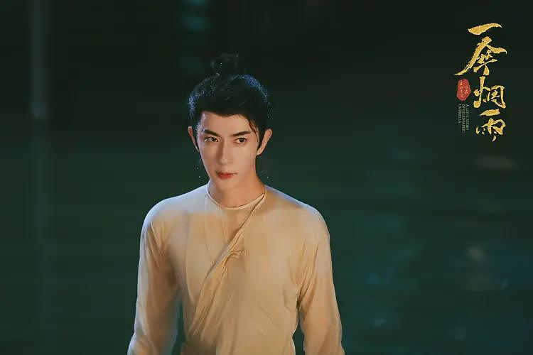 记者探访于朦胧坠亡小区：纱窗不易打开，狗狗闻到血腥味发现尸体（组图） - 1