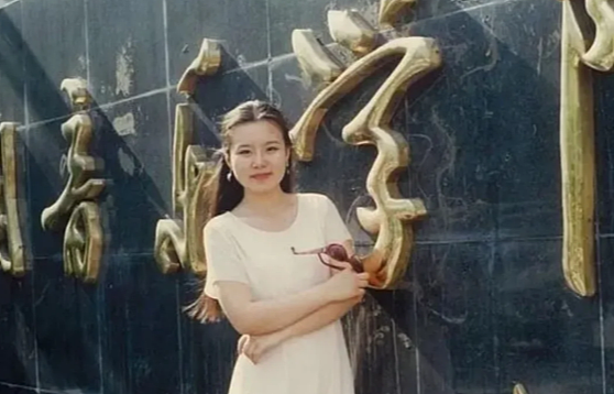 50岁龚琳娜自曝离婚内幕,不是和平分手,而是出轨:爱到最后,果然都一样(组图) - 4