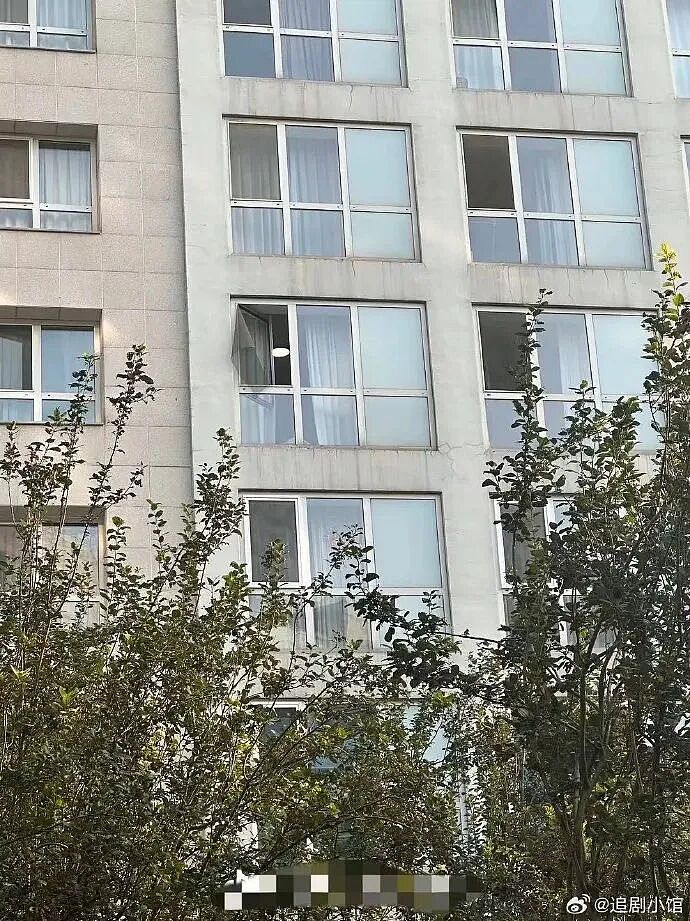 “嗯嗯我在听”，微博自动回复还在，他却再也回不了，于朦胧坠楼热搜爆了，网友没有等来反转（组图） - 5