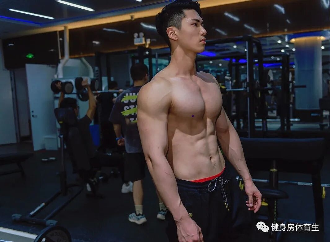【帅哥】健身房里的撸铁小哥哥，肌肉大男孩（组图） - 6