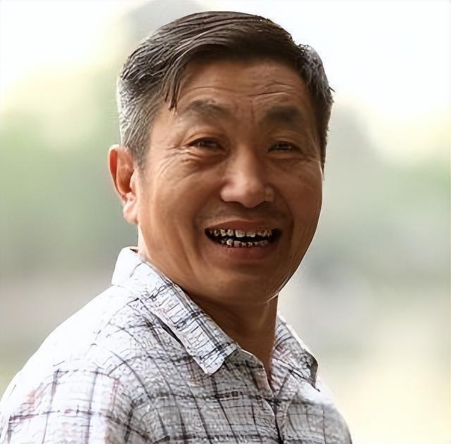 68岁老戏骨应聘保安被拒,原因曝光太扎心,给所有中老年人提了醒(组图) - 6