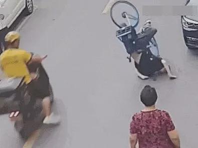 中国多个平台共享单车突然自动上锁，多人摔骨折（组图） - 3