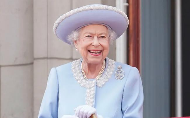 惊曝英女王早知生命到尽头，靠一件事延命9个月（图） - 1