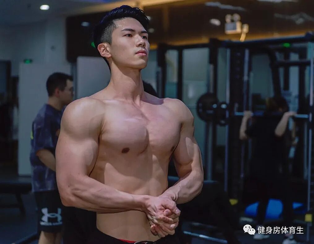 【帅哥】健身房里的撸铁小哥哥，肌肉大男孩（组图） - 9