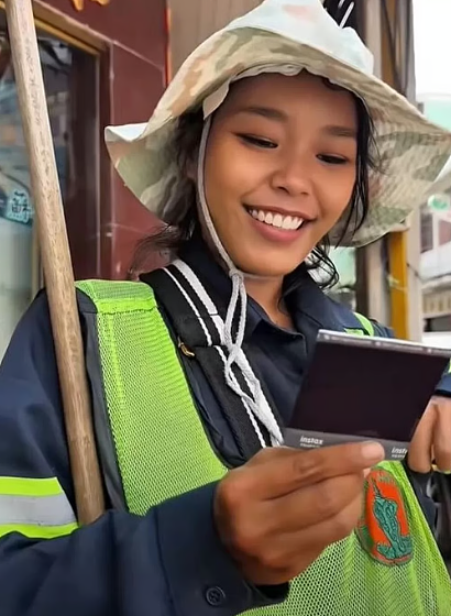 清洁工中1.3亿大奖！狂买豪宅豪车还交往4000+女子？最后下场凄凉（组图） - 8