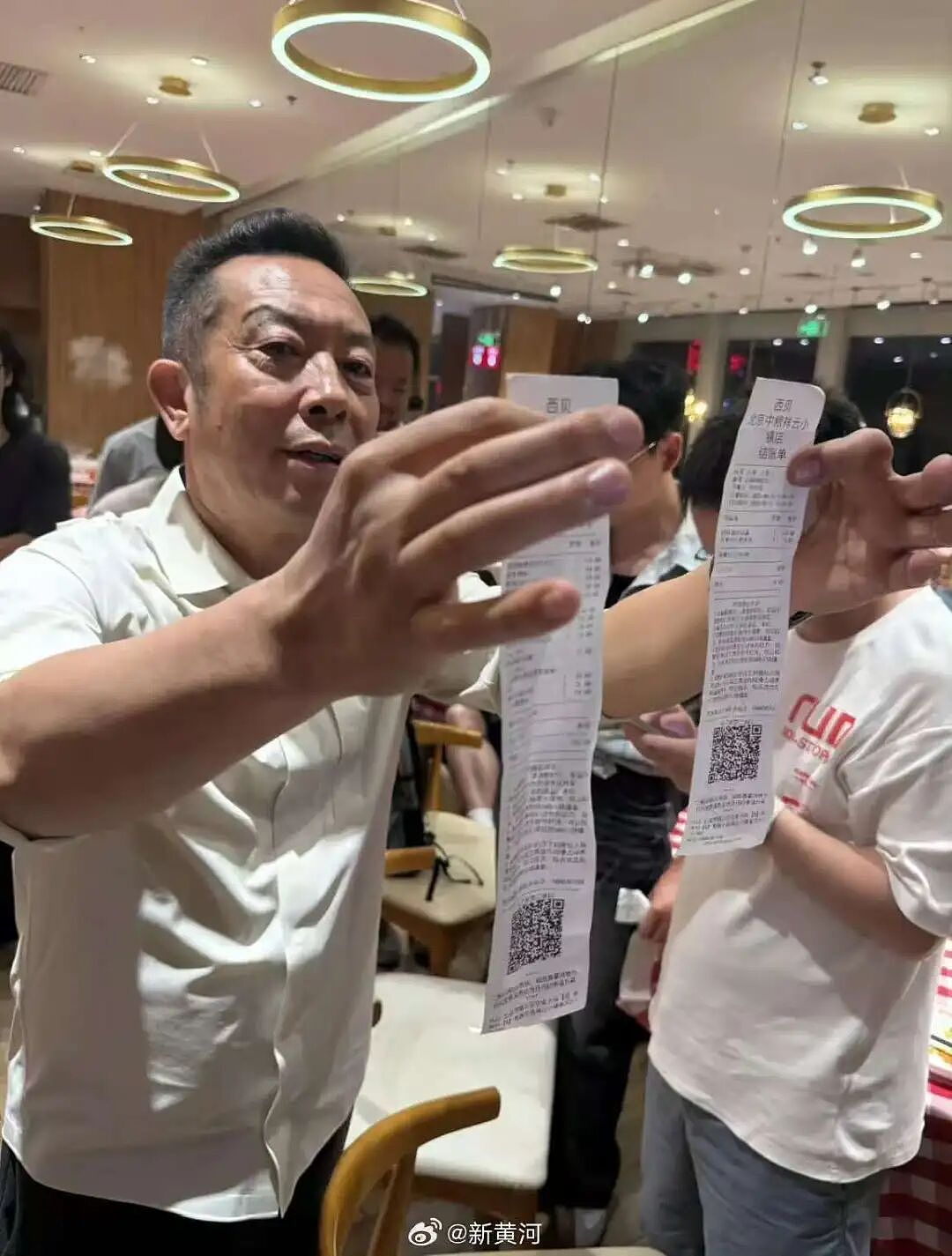 西贝公开“13道菜制作过程”又删除！罗永浩送苹果手机求转发：今晚直播谈预制菜（组图） - 10