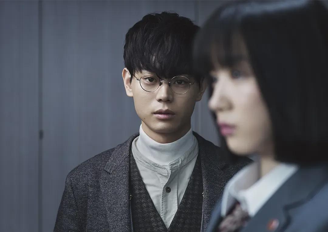 日本零差评国民男神一夜塌房:秘恋素人女友4年,出轨顶流女星3年!背后的人物关系比日剧还抓马(组图) - 15