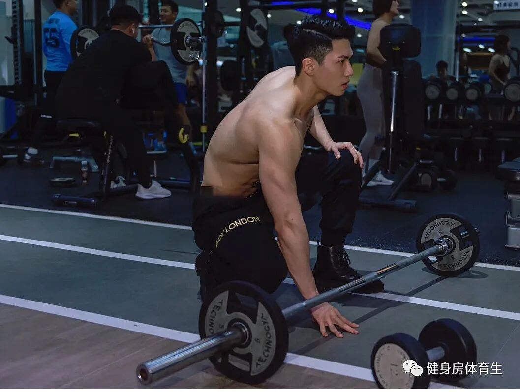 【帅哥】健身房里的撸铁小哥哥，肌肉大男孩（组图） - 3