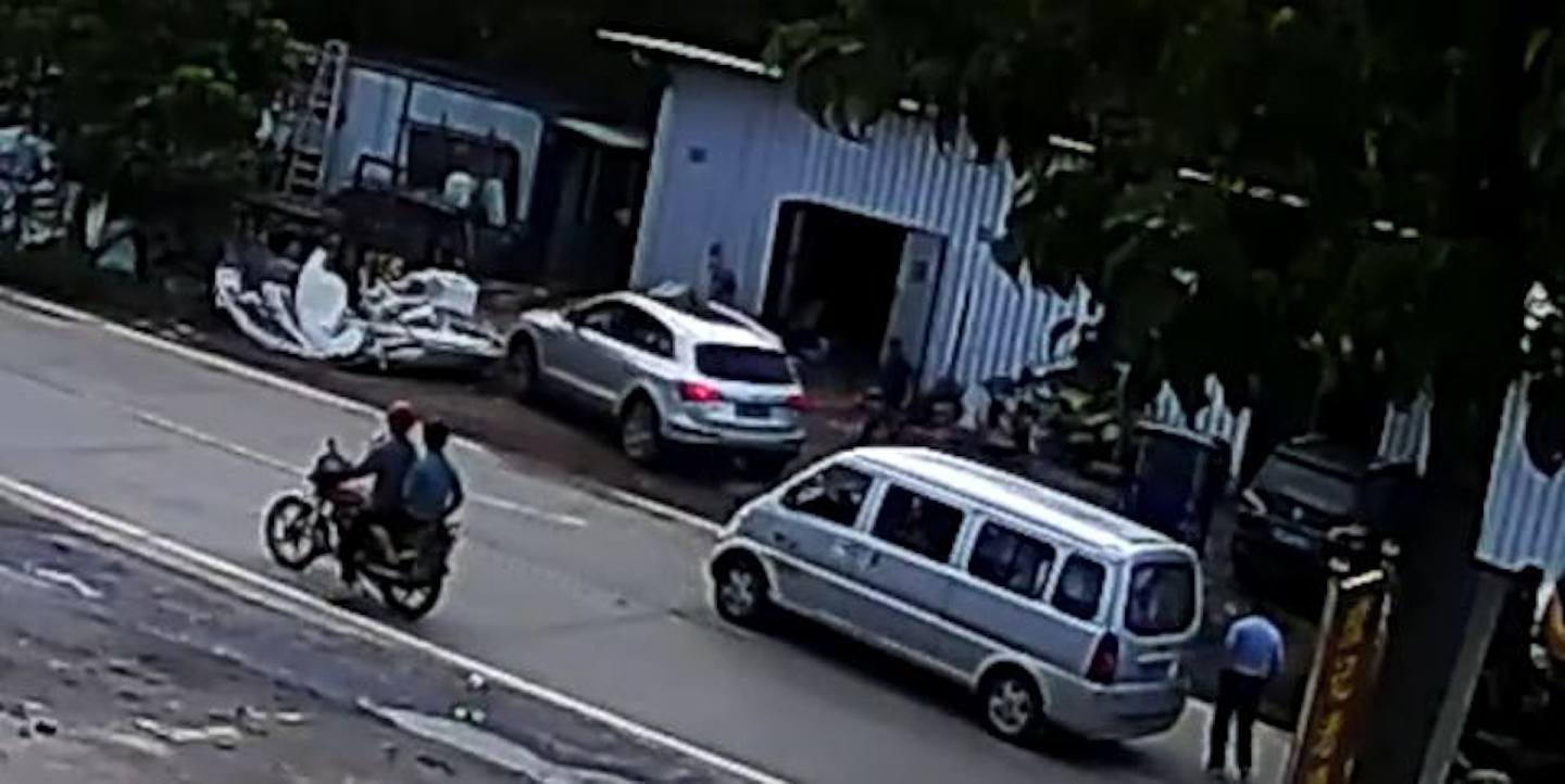 湖南汉驾车多次碾压同学致死被判死缓，自称出现幻听作案（组图） - 3