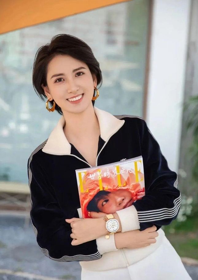 “OPPO最美经理”离职！发表会上把手机丢落地，再用高跟鞋狂踩爆红（视频/组图） - 2