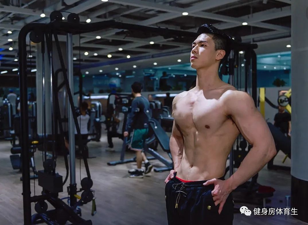 【帅哥】健身房里的撸铁小哥哥，肌肉大男孩（组图） - 4