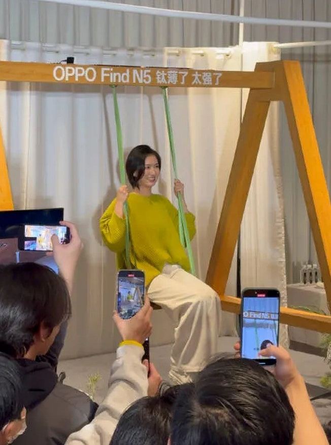 “OPPO最美经理”离职！发表会上把手机丢落地，再用高跟鞋狂踩爆红（视频/组图） - 8
