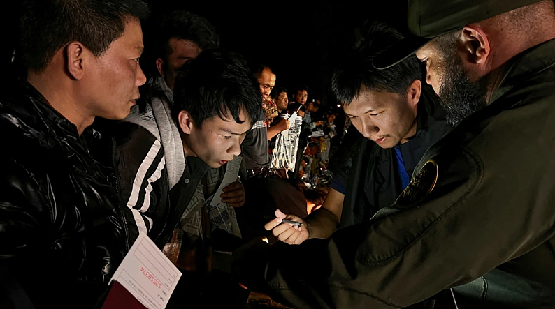 出大事!澳洲大规模驱逐10万黑民,华人成为重灾区!小红书上自曝:躲了12年还是没逃过...(组图) - 18