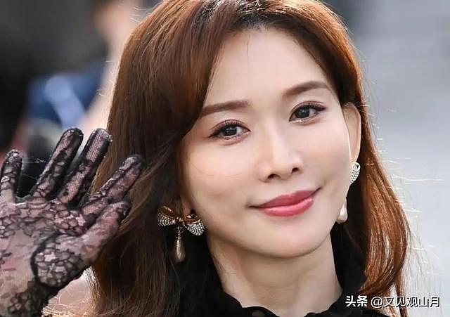 被丑男“糟蹋的”6位女明星，个个如花似玉，却鲜花插在牛粪上（组图） - 4