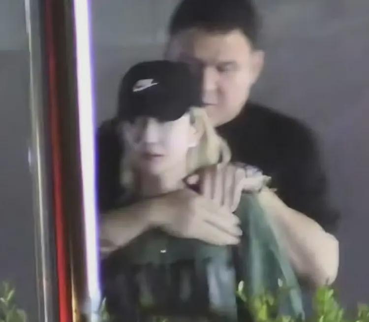乃万知三当三风波升级！针对李嘉格惹众怒，三大社媒评论区全沦陷（组图） - 5