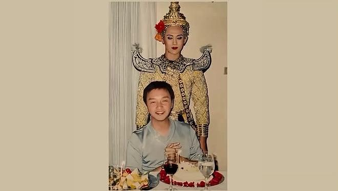 唐鹤德晒照为张国荣过69岁生日,疑低调辟谣,否认向太对哥哥爆料(组图) - 1