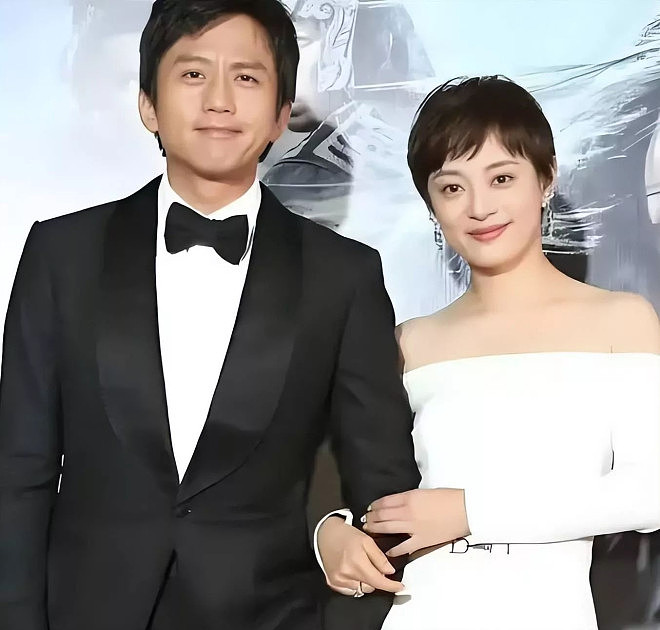 曝内娱模范夫妻男方出轨，邓超成怀疑对象，孙俪曾发文说婚姻再见（组图） - 1