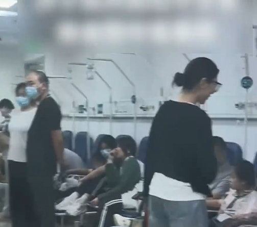 山东学校上百师生疑食物中毒送院！多人呕吐腹痛，当局展开调查（视频/组图） - 4