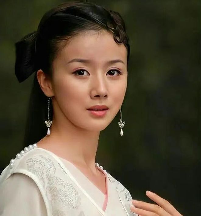 44岁女演员孙菲菲官宣离婚，2014年与圈外男友结婚后淡出影视圈；此前曾爆料自己在剧组遭围殴（组图） - 3