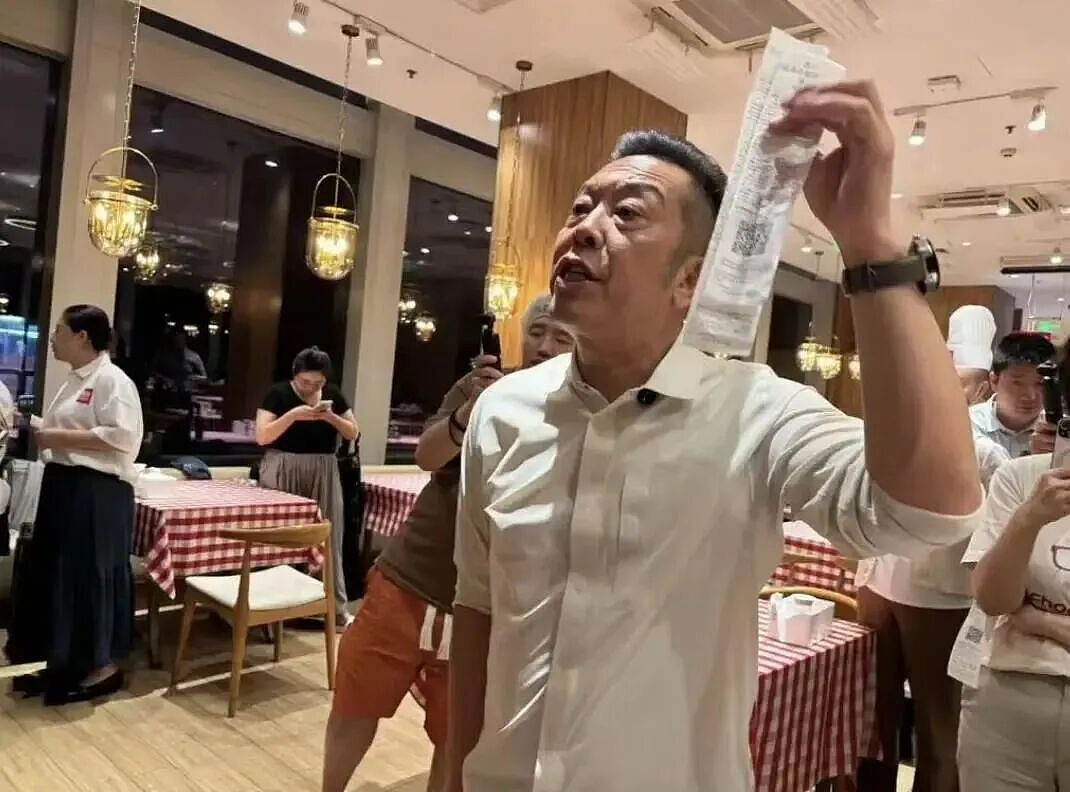 舆论战升级?罗永浩直播结束后,西贝连夜召开1.8万人罗永浩作战大会,最新回应(组图) - 3