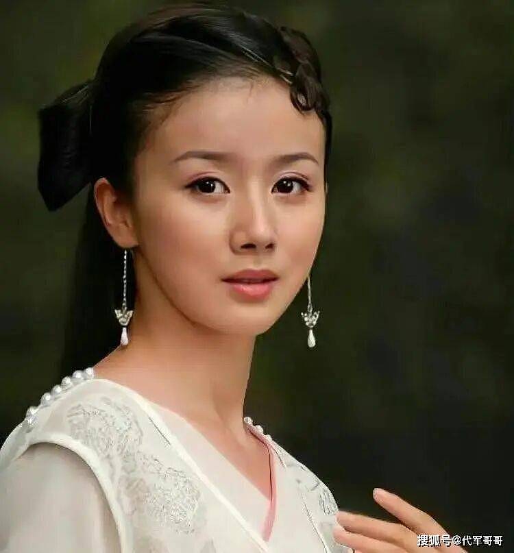 44岁女演员孙菲菲官宣离婚，结束11年不幸婚姻，网友纷纷送祝福 （组图） - 5