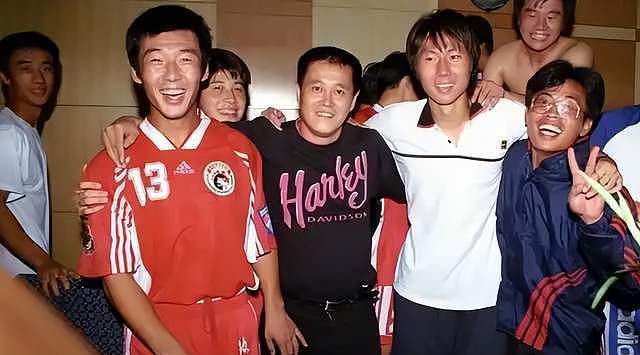 赵本山英名难保？儿子办东北明星赛，师兄弟跪捧，全是人情世故（组图） - 9