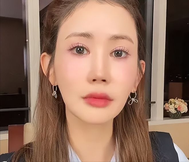 韩星李多海直播被嘲换头,短短半年判若两人,粉丝直言无法接受(组图) - 1