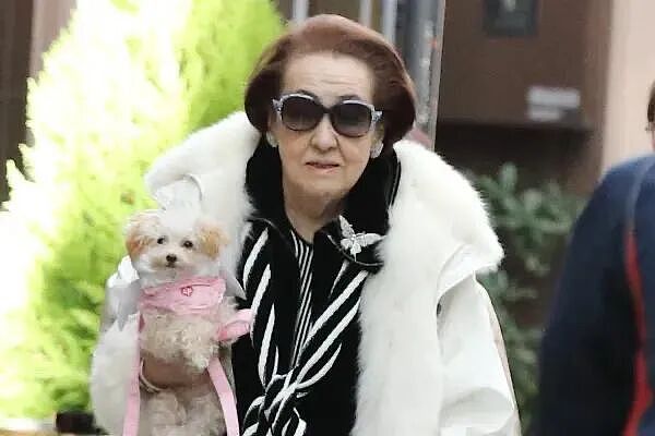 日本传奇占卜“女魔头”20岁成银座妈妈桑，嫁给85岁痴呆老头，压榨国宝级歌手4亿！（组图） - 16