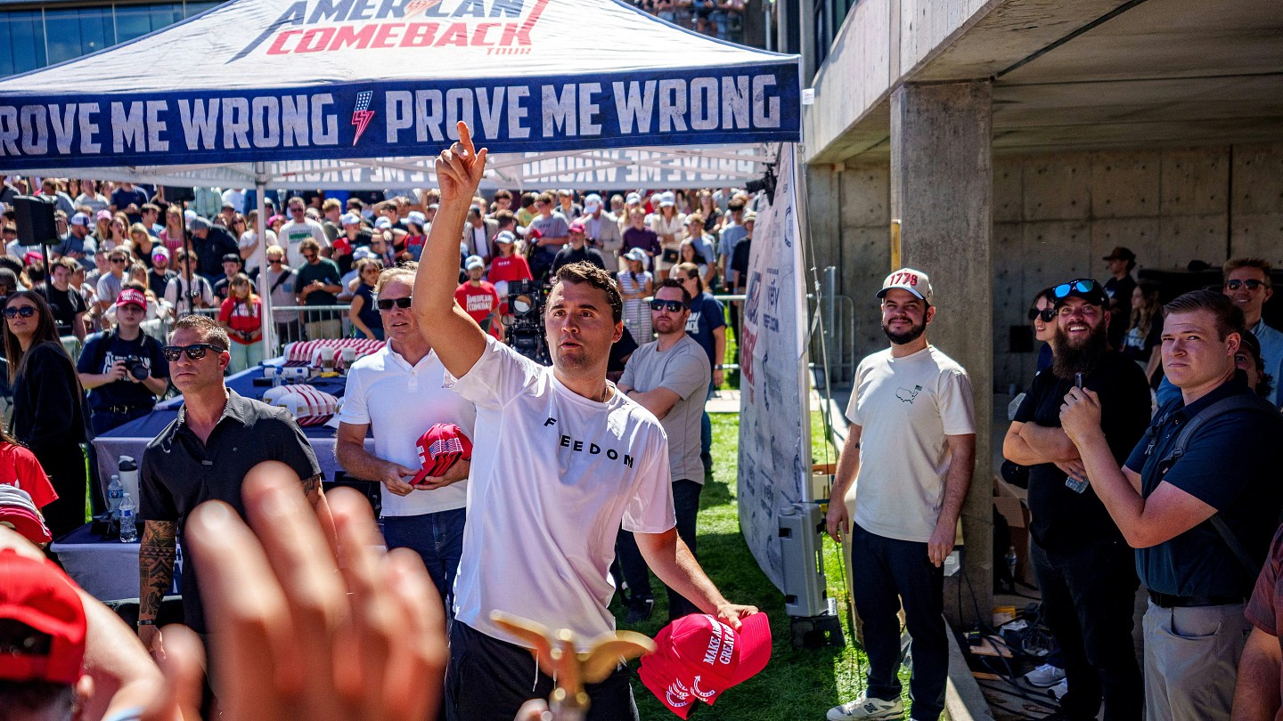 伦敦11万人右翼游行,马斯克隔空抨击左翼庆祝柯克被刺(视频/组图) - 2