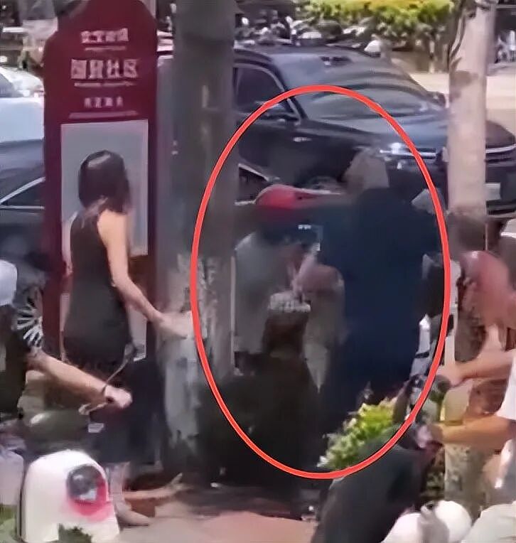 “小仙女”暴打外卖员后“摇人”替自己顶包？恶臭嘴脸和生活照对比太反差（组图） - 15