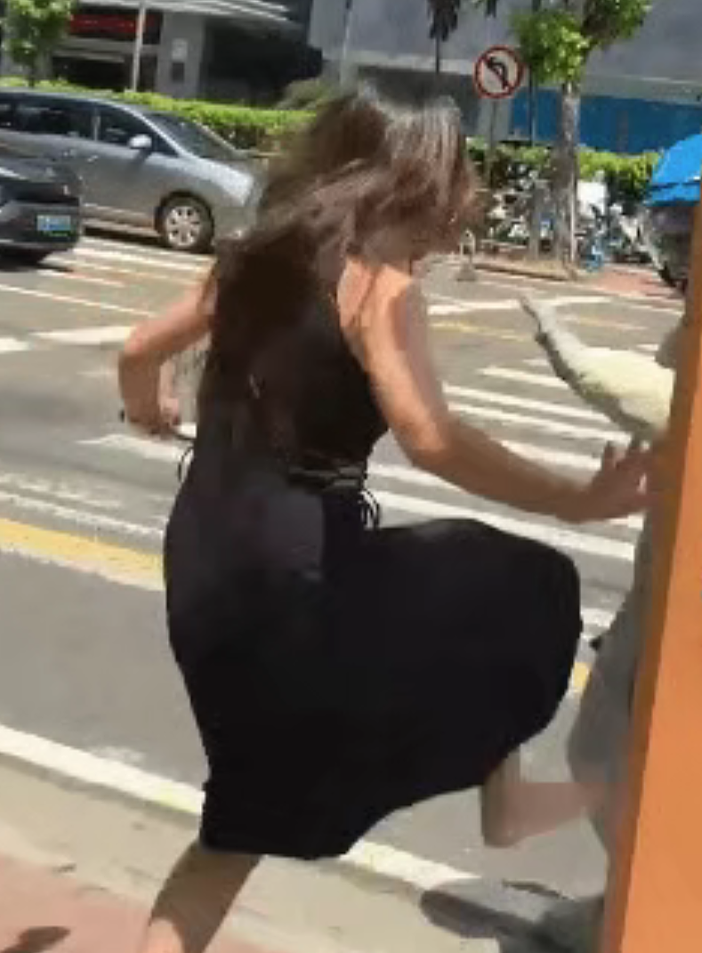 “小仙女”暴打外卖员后“摇人”替自己顶包？恶臭嘴脸和生活照对比太反差（组图） - 8