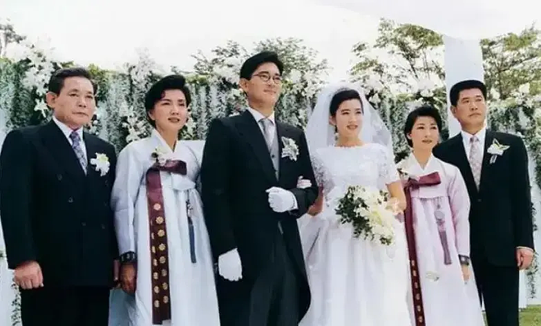 三星25岁废太子入伍！疑从小不成器被多所学校劝退大学没念完，放弃美籍回韩服役洗白黑历史？（组图） - 6