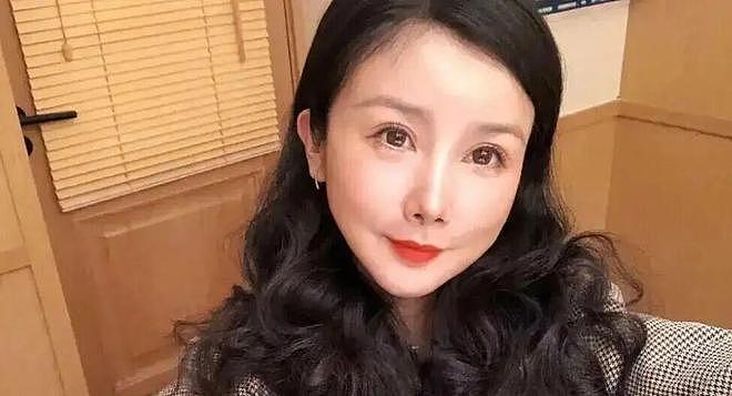 关晓彤家人下场催分？赵丽颖敷衍不敬业？孙菲菲立新人设？此沙闯入港圈？离婚女星忍老公出轨？（组图） - 5