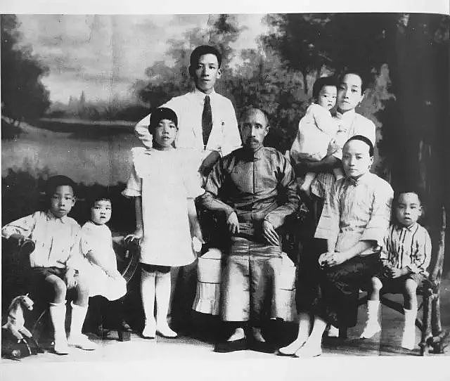 中国唯一富过17代的家族，坐拥上海近1000栋房屋，子孙大都上哈佛......（组图） - 5