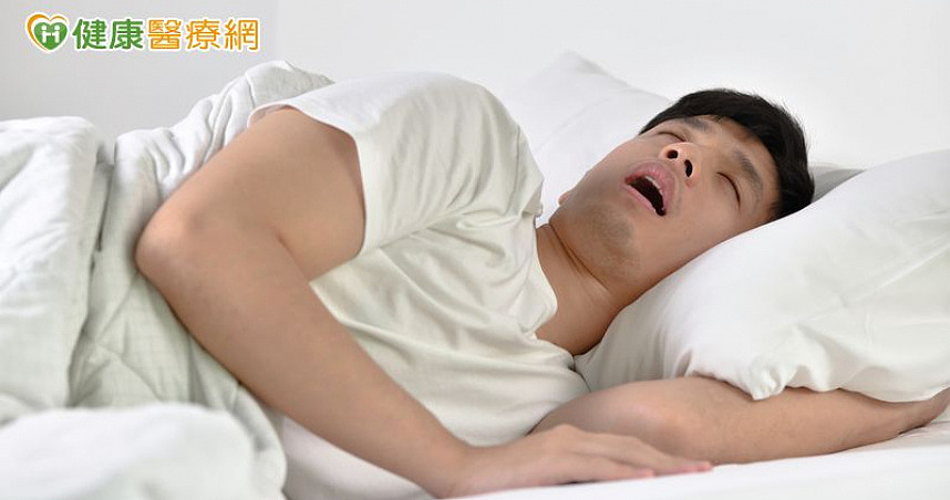 周末放纵恐成健康隐忧！澳洲研究：喝酒、熬夜可能加剧睡眠呼吸中止症（图） - 1