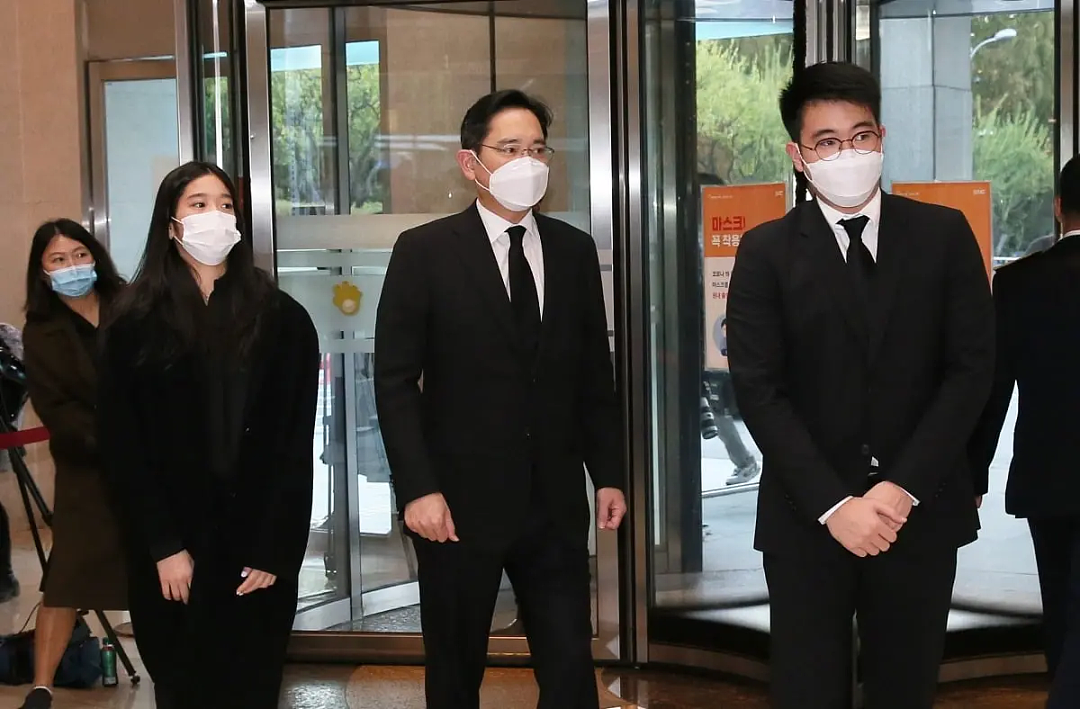 三星25岁废太子入伍！疑从小不成器被多所学校劝退大学没念完，放弃美籍回韩服役洗白黑历史？（组图） - 2