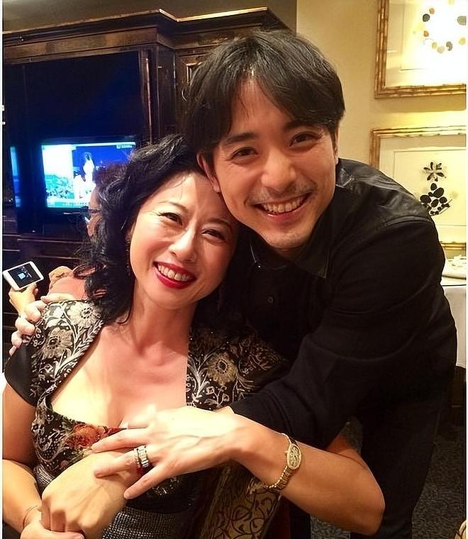 叶倩文回应不和林子祥生育原因,甘愿当后妈,称帮继子带娃是福气(组图) - 9