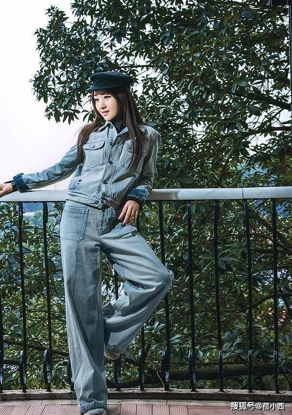 路人镜头下的杨钰莹，54岁无美颜、无滤镜（组图） - 7